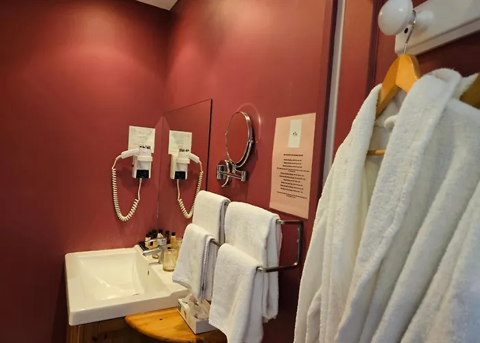 Отель La Fraichette-hotel & Ла-Ривьер-Сен-Совёр