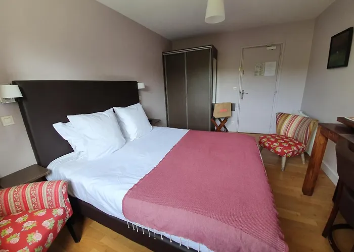 La Fraichette-hotel & 3* Ла-Ривьер-Сен-Совёр