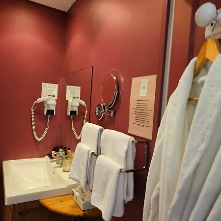 מלון La Fraichette-hotel & La Rivière-Saint-Sauveur