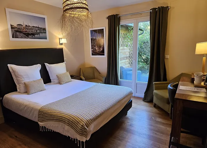 La Fraichette-hotel & 3* La Rivière-Saint-Sauveur